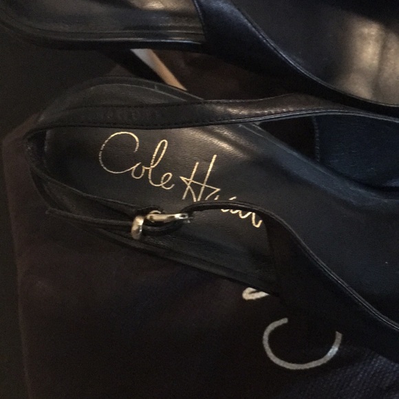 Cole Haan Black Stephanie Air Heels - Picture 3 of 4